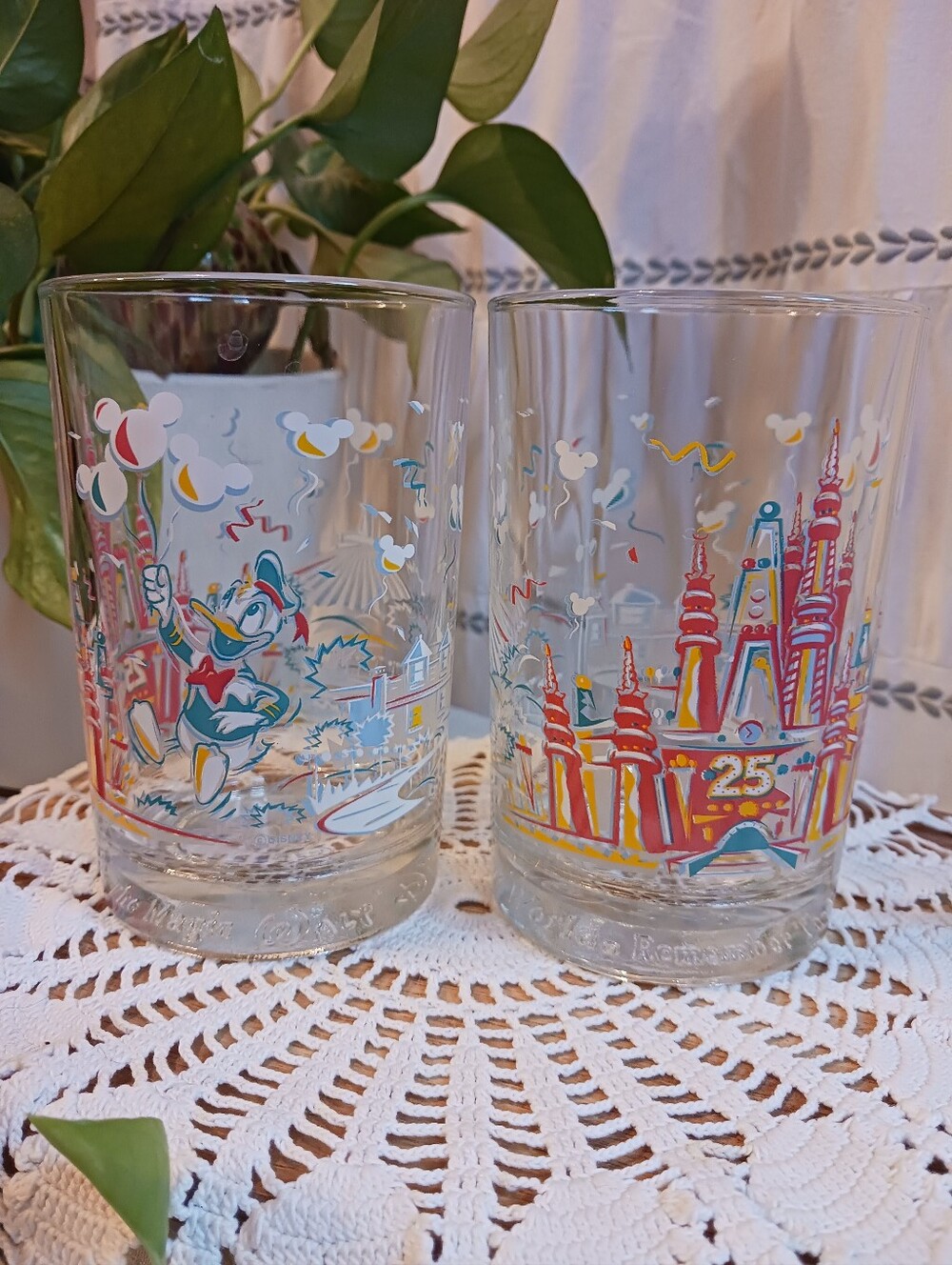 Vintage Set 1996 Disney World 25th Anniversary Glass Tumblers Donald Duck